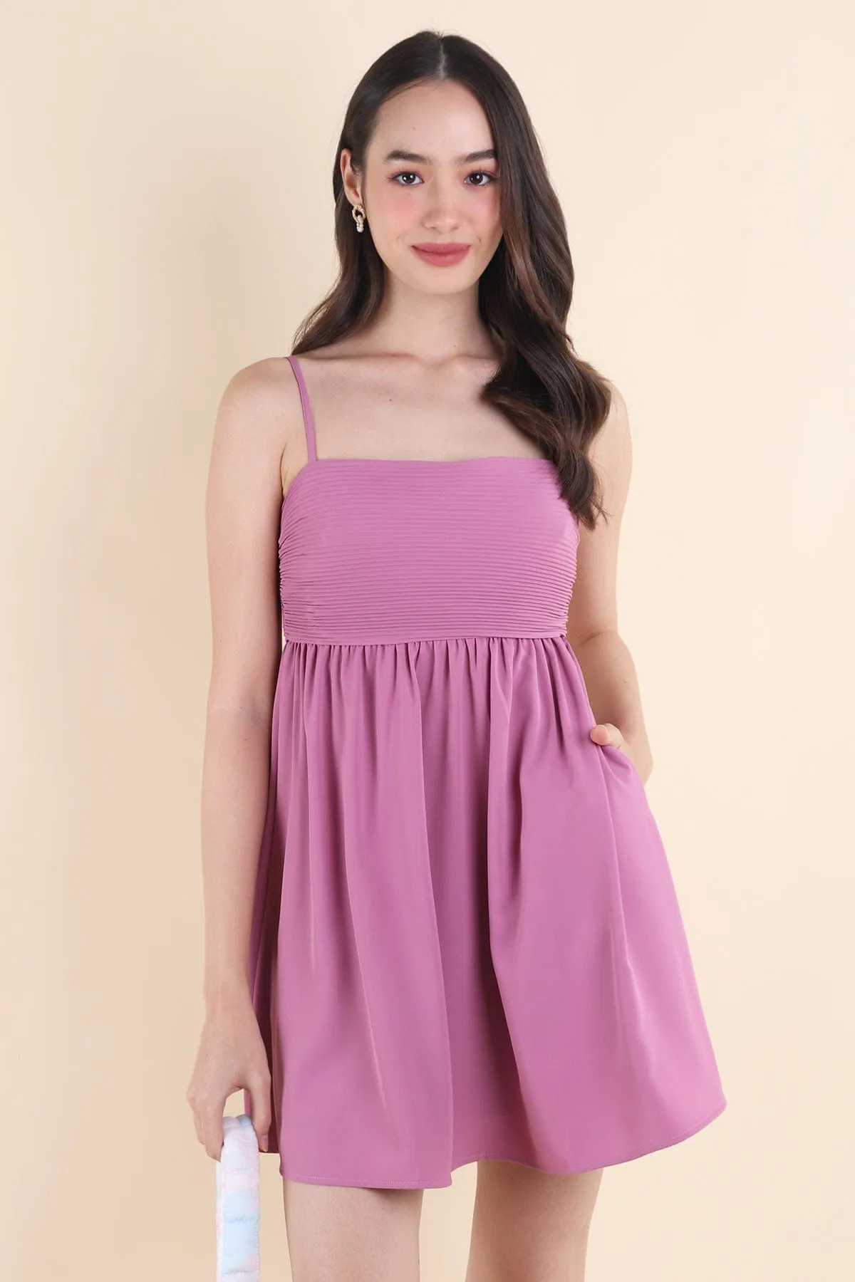 BEA PLEATED BABYDOLL DRESS IN MAGENTA