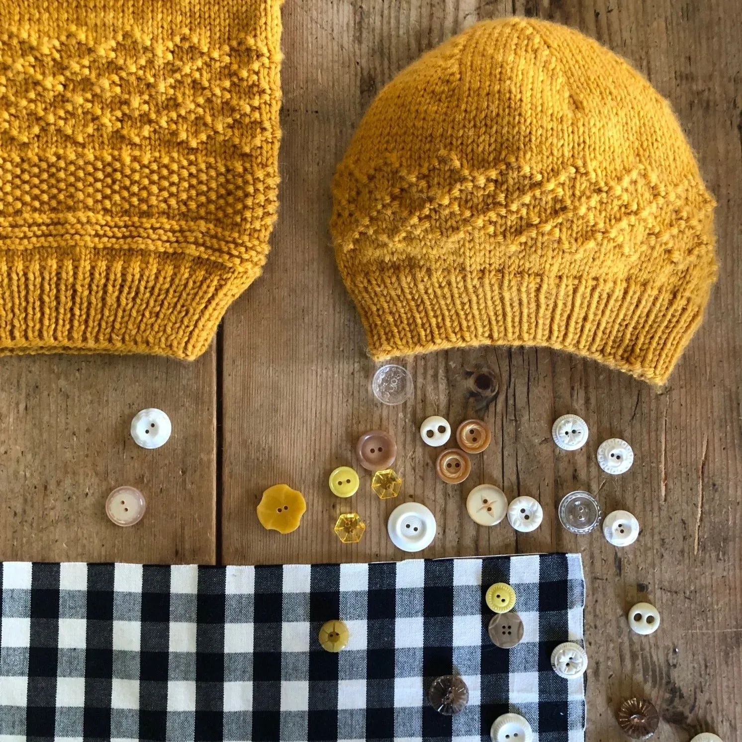 Goldie Sweater & Hat Knitting Pattern - 8Ply (LF40)