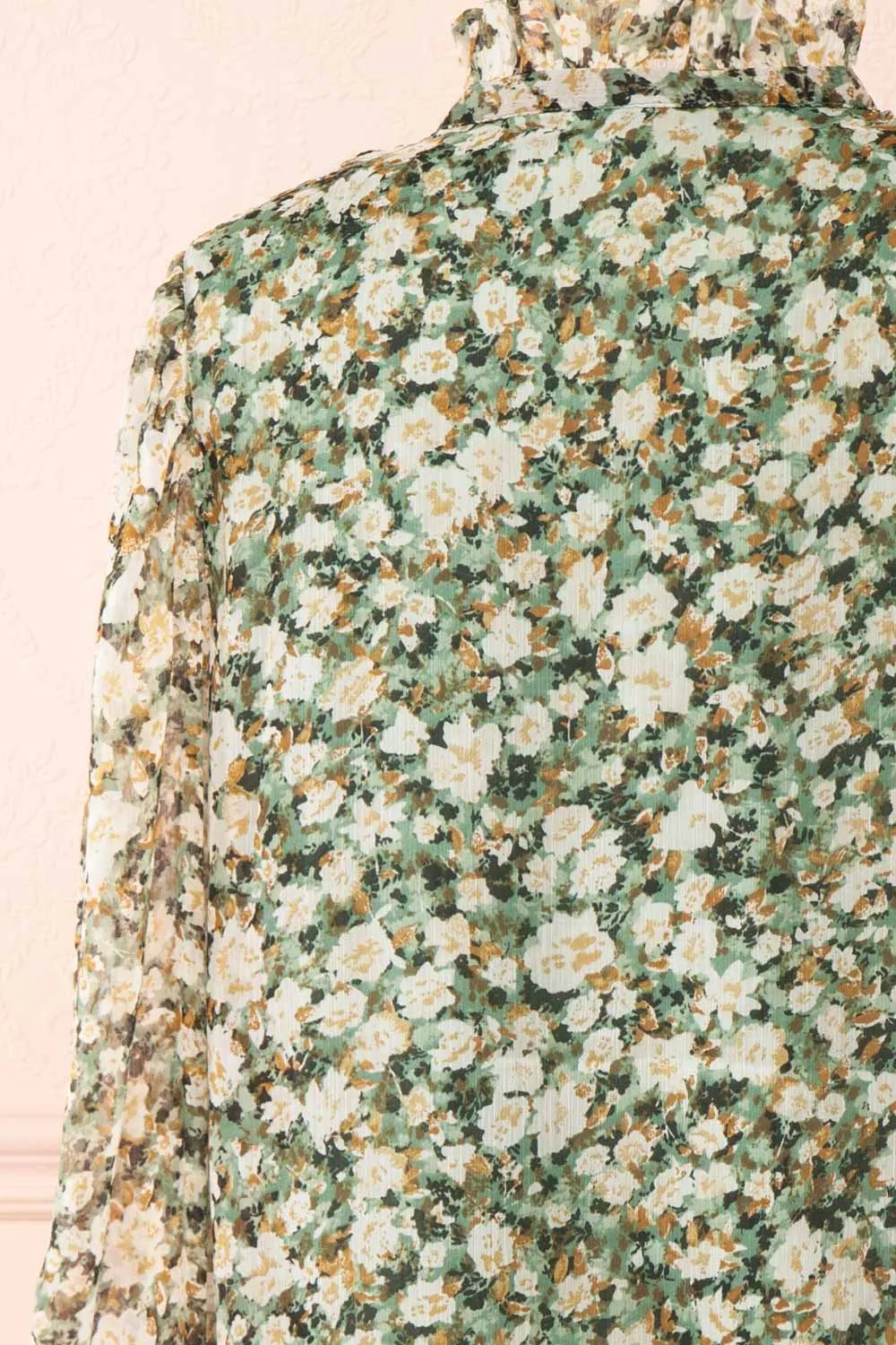 Kabeiride | Floral Blouse w/ Ruffled Collar