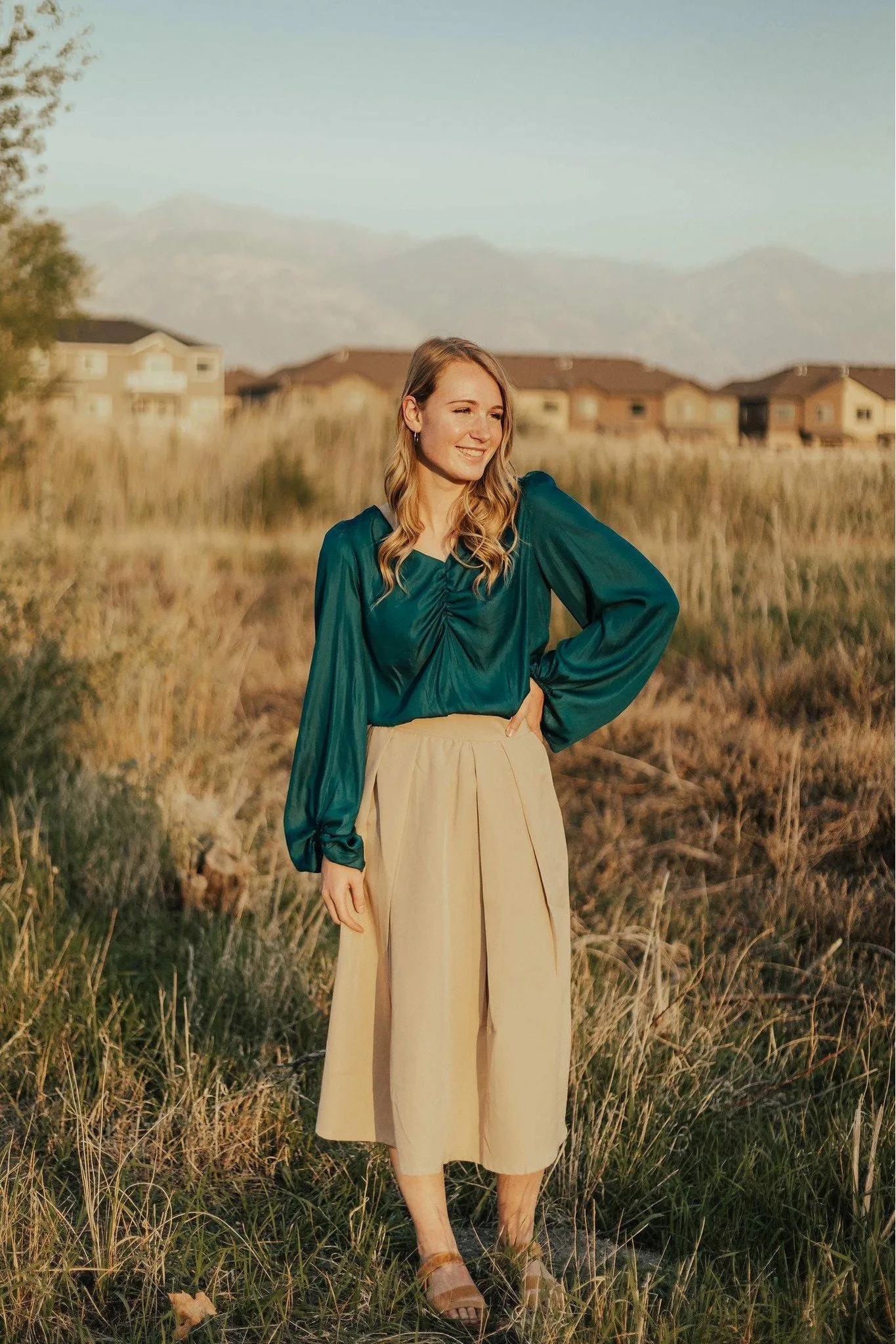 Shelby Skirt Taupe